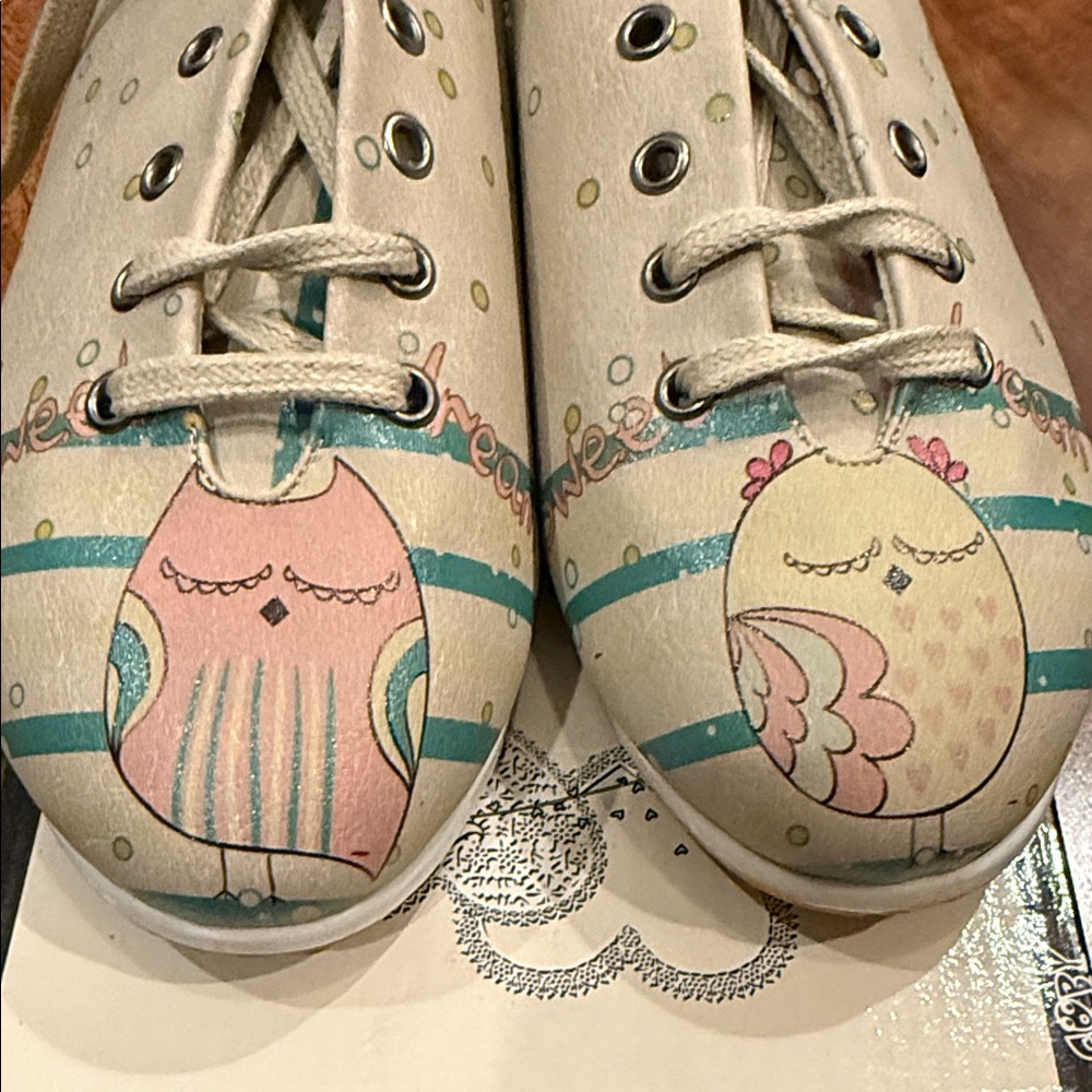 Brand New Coby Woman Size 37 Cream Sneaker - Picture 2 of 6